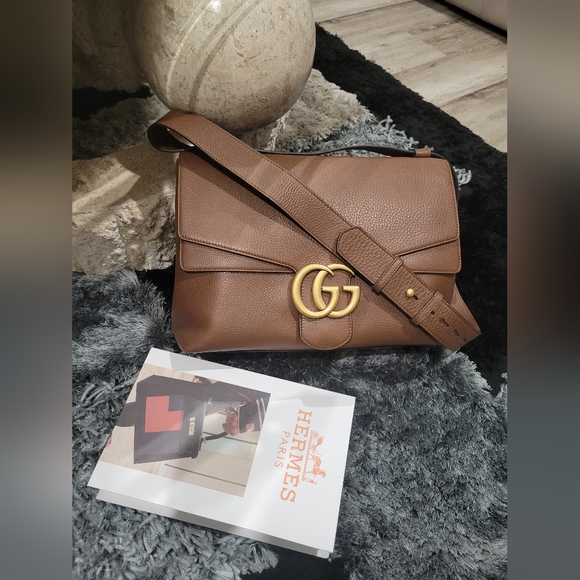 Gucci Handbags - Authentic jumbo large Gucci shoulder bag